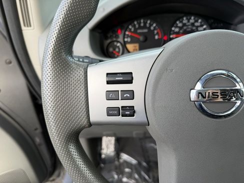 Used 2020 Nissan Frontier SV w/ Midnight Edition Floor Mats image 17