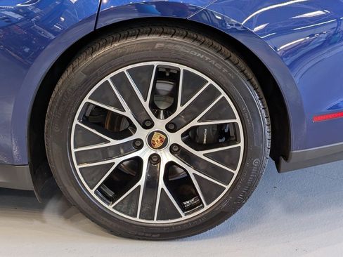 New 2024 Porsche Taycan image 11