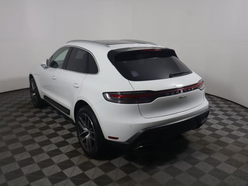 Used 2023 Porsche Macan image 3