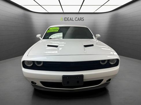Used 2016 Dodge Challenger SXT Plus RWD image 2