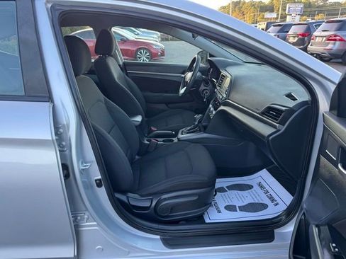 Used 2020 Hyundai Elantra SEL w/ Cargo Package (C1) image 9