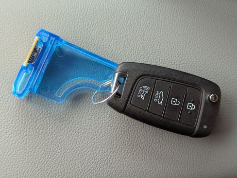 New 2025 Hyundai Elantra SE image 31