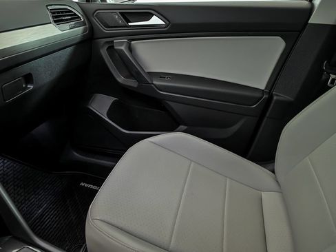 Used 2019 Volkswagen Tiguan SEL AWD/4WD image 24
