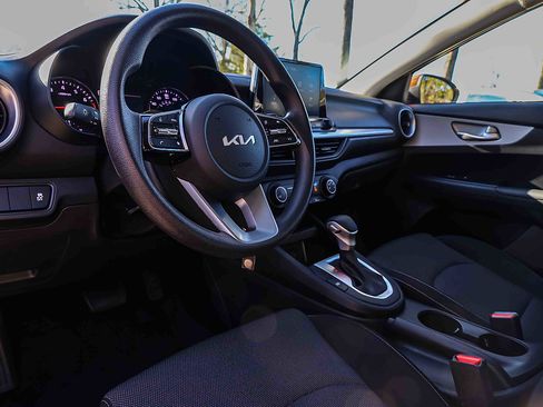 Certified 2024 Kia Forte LXS image 7