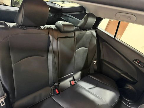 Used 2022 Toyota Prius XLE AWD/4WD image 40