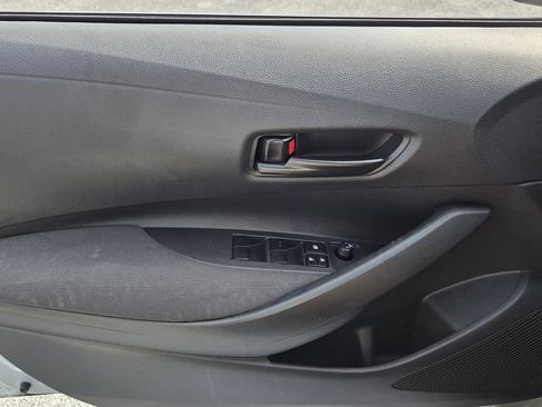 Used 2025 Toyota Corolla LE FWD image 27