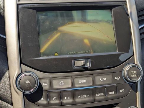 Used 2015 Chevrolet Malibu LT w/ Power Convenience Package FWD image 17