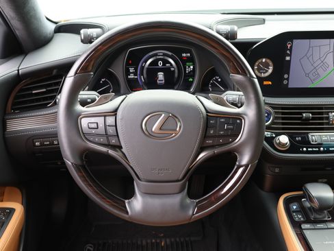 Used 2021 Lexus LS 500h image 17