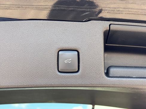 Used 2025 Ford Escape Platinum AWD/4WD image 6