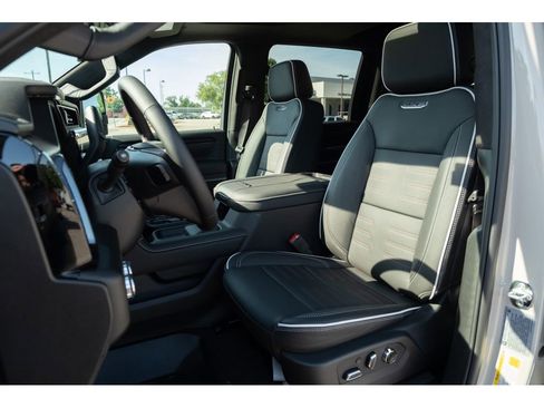 New 2026 GMC Sierra 2500 AT4X w/ LPO, Black Badging Package AWD/4WD image 13