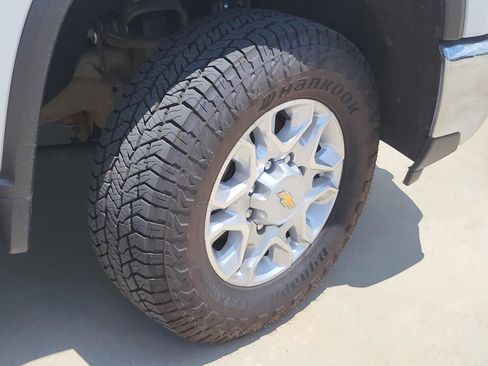 Used 2024 Chevrolet Silverado 2500 LTZ AWD/4WD image 7