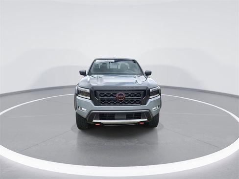 Used 2024 Nissan Frontier PRO-4X w/ Technology Package image 3