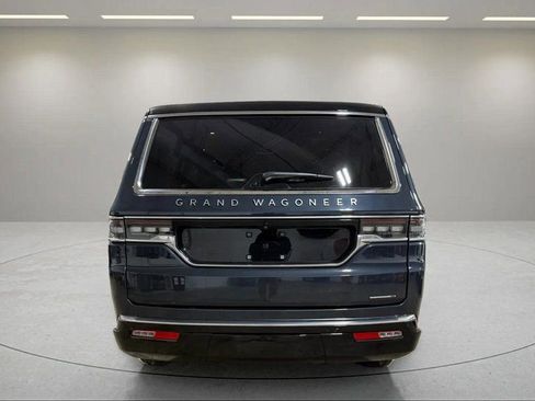 Used 2024 Jeep Grand Wagoneer L Series III image 4