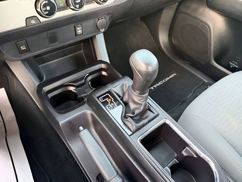 Used 2016 Toyota Tacoma SR RWD image 21