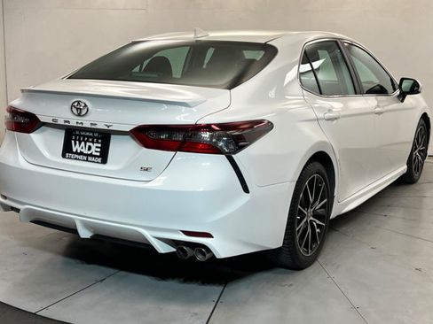 Used 2021 Toyota Camry SE FWD image 5