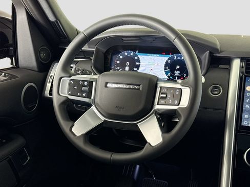 Used 2025 Land Rover Discovery S AWD/4WD image 20