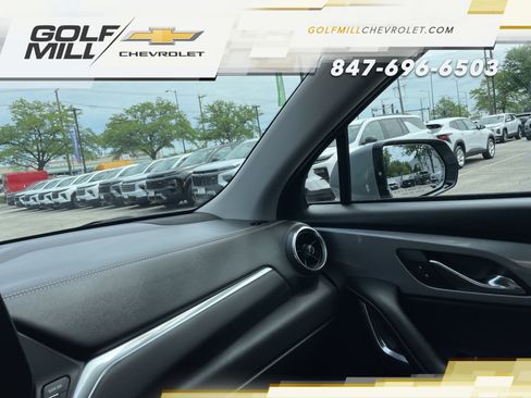 Used 2024 Chevrolet Blazer LT FWD image 25