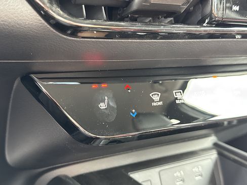 New 2026 Nissan Kicks SR w/ Cold Weather Package AWD/4WD image 25