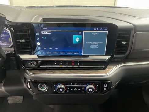 Used 2022 Chevrolet Silverado 1500 LT AWD/4WD image 16