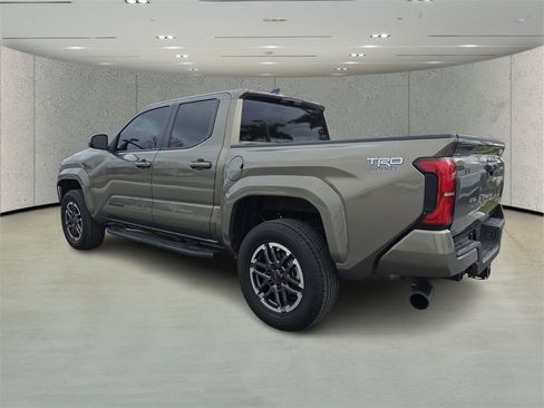Used 2024 Toyota Tacoma TRD Sport image 5
