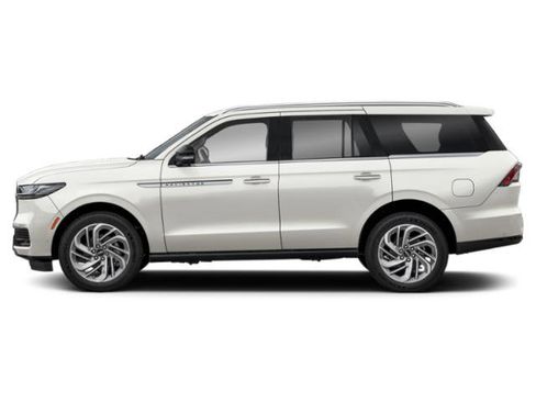 New 2026 Lincoln Navigator Reserve w/ Jet Appearance Package AWD/4WD image 3