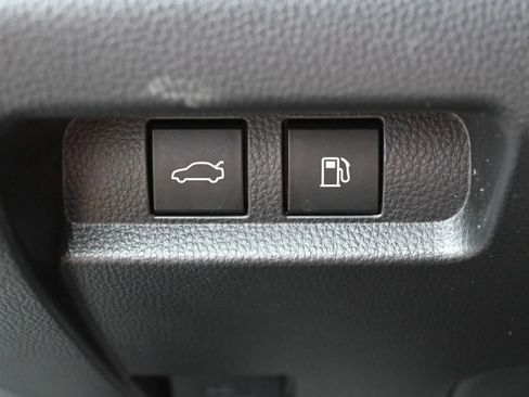 Certified 2024 Toyota Crown AWD/4WD image 16