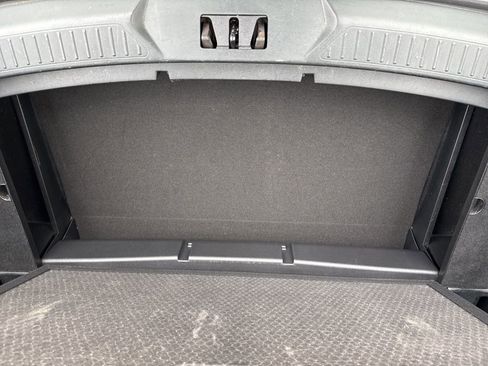 Used 2023 Ford Explorer XLT image 29