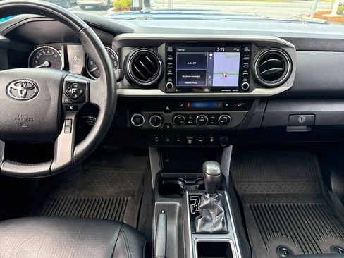 Used 2021 Toyota Tacoma TRD Sport w/ TRD Premium Sport Package AWD/4WD image 26