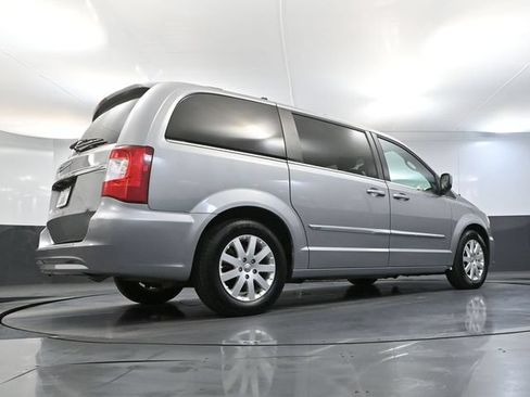 Used 2015 Chrysler Town & Country Touring FWD image 47