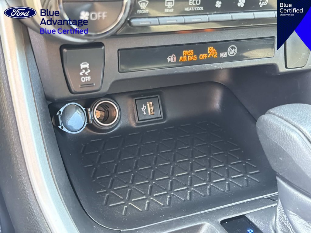 Used 2024 Toyota RAV4 LE AWD/4WD image 26
