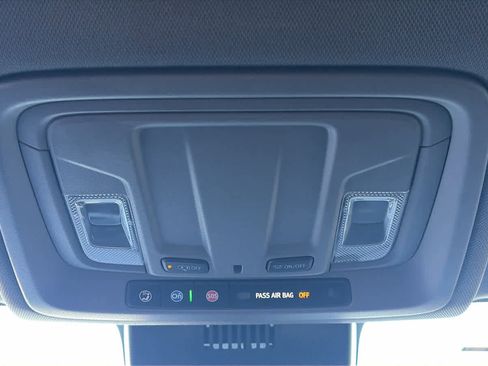 Used 2022 Chevrolet Silverado 1500 LT image 19