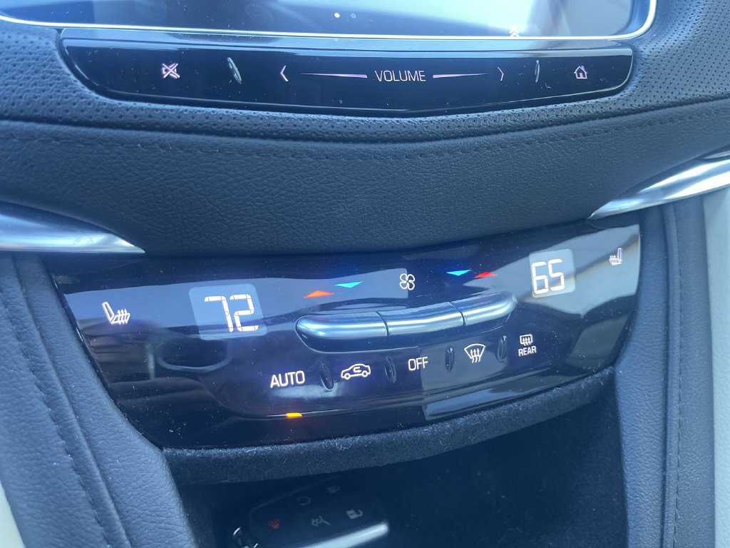 Used 2019 Cadillac XT5 Luxury FWD image 16