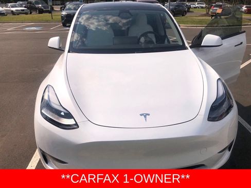 Used 2024 Tesla Model Y Long Range AWD/4WD image 1