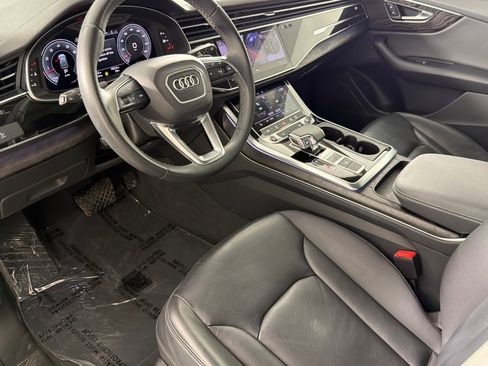 Used 2023 Audi Q8 Premium w/ Convenience Package AWD/4WD image 9