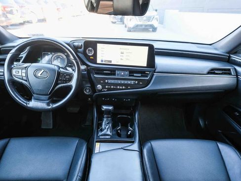 Used 2025 Lexus ES 300h w/ Premium Package FWD image 13
