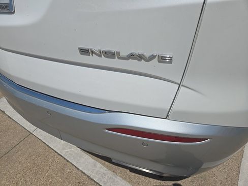 Used 2018 Buick Enclave Premium w/ Experience Buick Package FWD image 6