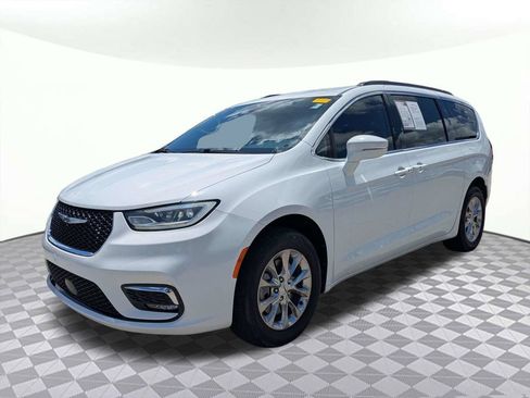 Used 2022 Chrysler Pacifica Touring-L AWD/4WD image 7