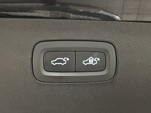 Certified 2023 Volvo XC90 B5 Plus w/ Protection Package Premier image 32