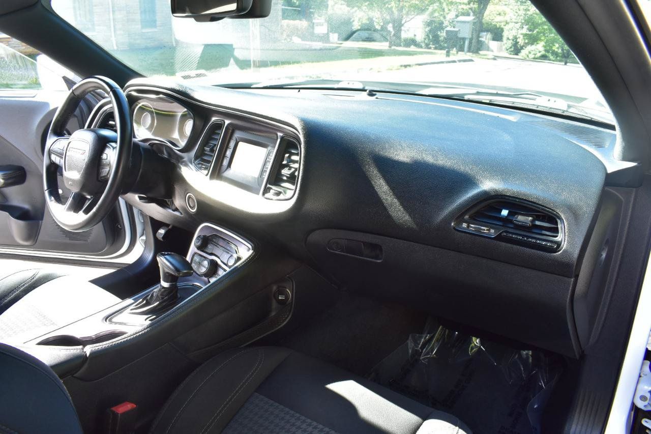Used 2015 Dodge Challenger R/T w/ Quick Order Package 28B R/T RWD image 19