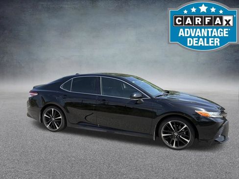 Used 2020 Toyota Camry XSE FWD image 1
