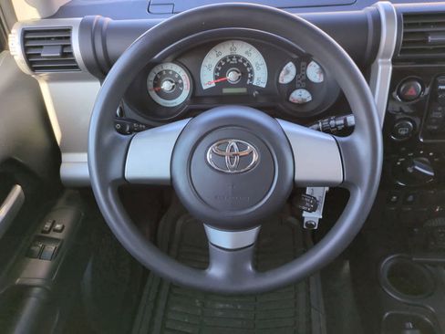 Used 2010 Toyota FJ Cruiser 4WD image 24