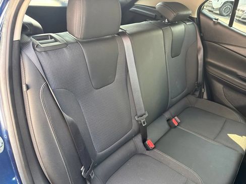 Used 2023 Buick Encore GX Preferred w/ Cold Weather Comfort Package AWD/4WD image 31