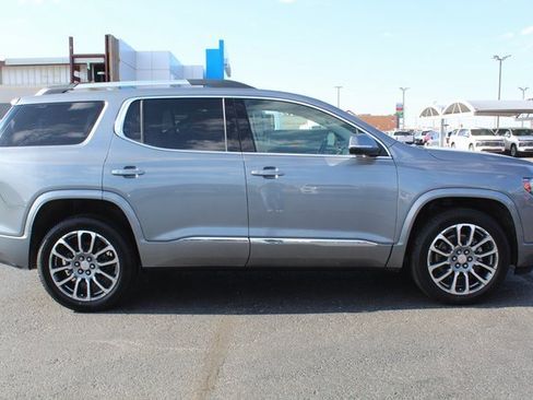 Used 2021 GMC Acadia Denali w/ Denali Technology Package image 2