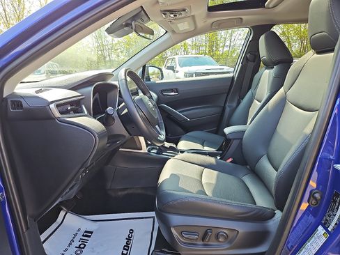 Used 2023 Toyota Corolla Cross XLE w/ Convenience Package AWD/4WD image 13
