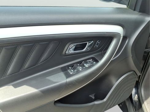 Used 2018 Ford Taurus SEL FWD image 9