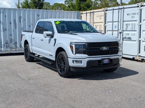 Used 2025 Ford F150 Platinum AWD/4WD image 2