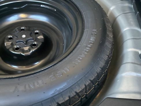 Used 2017 Nissan Rogue SV w/ SV Premium Package image 23