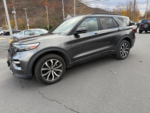 Certified 2020 Ford Explorer ST w/ Premium Technology Package image 23