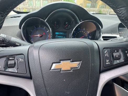 Used 2016 Chevrolet Cruze LTZ FWD image 32