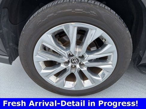 Used 2023 Toyota Highlander Limited image 21